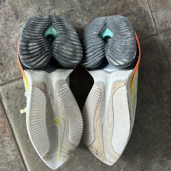 Women’s size 7 & 7.5 and 8 Alphafly runners - Picture 3 of 5